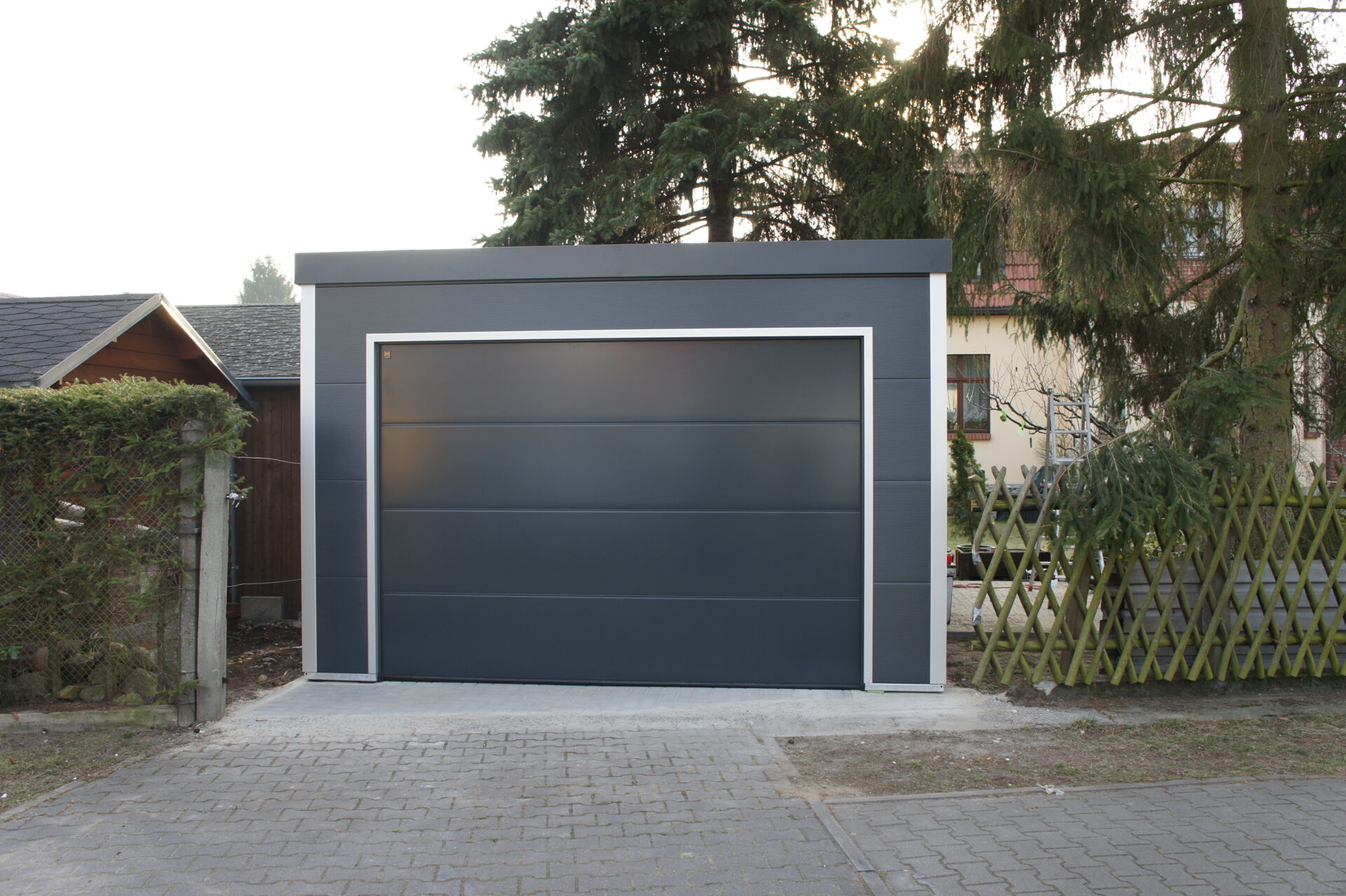 Fertigbausatz für abschließbare Metallgarage individuell nach Maß